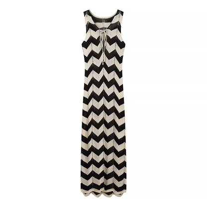 Women’s Black & White Wave-Knit Maxi Dress – Elegant Sleeveless Slim-Fit Long Dress